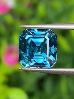 พลอย เพทาย (Zircon) 3.35 กะรัต (Cts.) พลอยแท้ อัญมณีมงคลประจําวันเกิด เครื่องประดับพลอย