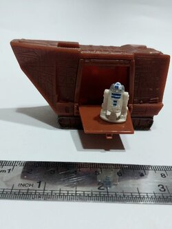 มีหลายภาพ,ยานทะเลทรายของจาวา พรีเมี่ยม KFCพร้อม หุ่นแถม R2D2