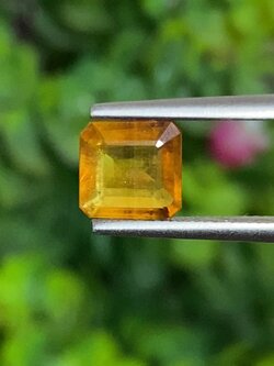 พลอย บุษราคัม yellow sapphire 1.30 กะรัต (Cts.) พลอยแท้ อัญมณีมงคลประจําวันเกิด เครื่องประดับพลอย