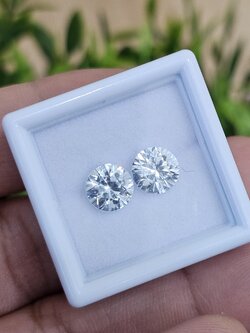 พลอย เพทาย Natural Zircon 4.11 กะรัต (Cts.) 2 เม็ด (Pcs.) พลอยแท้ อัญมณีมงคลประจําวันเกิด เครื่องประดับพลอย