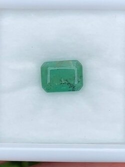 พลอย มรกต Natural Emerald แซมเบีย 1.24 กะรัต (Cts.) พลอยแท้ อัญมณีมงคลประจําวันเกิด เครื่องประดับพลอย