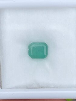 พลอย มรกต Natural Emerald แซมเบีย 0.71 กะรัต (Cts.) พลอยแท้ อัญมณีมงคลประจําวันเกิด เครื่องประดับพลอย