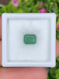 พลอย มรกต Natural Emerald แซมเบีย 1.17 กะรัต (Cts.) พลอยแท้ อัญมณีมงคลประจําวันเกิด เครื่องประดับพลอย