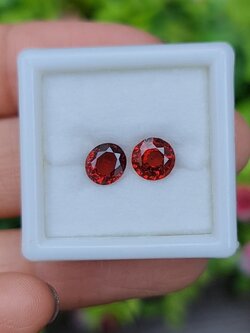 พลอย โรโดไลต์ การ์เน็ท Rhodolite Garnet 2.10 Cts. 2 เม็ด (Pcs.) พลอยแท้ อัญมณีมงคลประจําวันเกิด เครื่องประดับพลอย