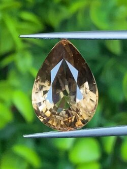 พลอย เพทาย Natural Zircon 14.34 กะรัต (Cts.) พร้อมใบเซอร์ พลอยแท้อัญมณีมงคล ประจําวันเกิด เครื่องประดับพลอย