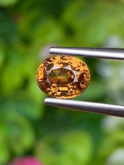 พลอย เพทาย (Zircon) 1.80 กะรัต (Cts.) พลอยแท้ อัญมณีมงคลประจําวันเกิด เครื่องประดับพลอย