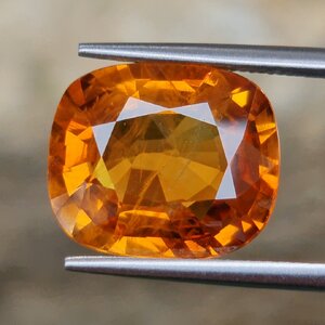 บุษราคัม (Yellow Sapphire)