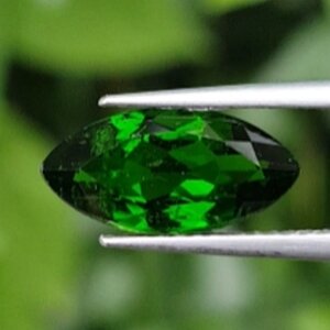 โครม ไดออพไซด์ (Chrome Diopside)