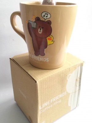 แก้วมักเซรามิกสีน้ำตาล ลายตุ๊กตาไลน์ หมีบราวน์ ,Brown,Line Friends, พร้อมช้อนหัวบราวน์ และกล่อง ของสะสมจาก7-11