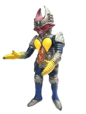 ซอฟสัตว์ประหลาด เลดี้เบนเซน จาก อุลตร้าแมน ซีเอิร์ธ ขนาดกว่า 7 นิ้ว bandai china 1997 สภาพดี ***มีรอยใต้เท้าเล็กน้อย Soft 7" Alien Lady Benzene monster from Ultraman Zearth