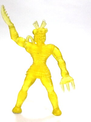 ตุ๊กตุ่นยาง สัตว์ประหลาด ตัวใสสีเหลือง ขนาดราว 3 นิ้ว