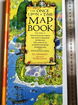 หนังสือภาพภาษาอังกฤษ Once Upon a Time,MAP BOOK "กาลครั้งหนึ่ง " แผนที่ ไกด์สู่ The Enchanted forest, The Giant Kingdom Neverland, The Land of Oz, Aladdin's Kingdom Wonderland และ ป๊อปอัพพระราชวัง ภาพโดย Peter Joyce ฉบับภาษาอังกฤษ