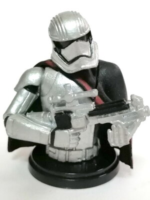 ท๊อปเปอร์ bust ครึ่งตัว ขนาดสูง 5ซม. ตัว กัปตันฟาสม่า จาก สตาร์วอส์ ep.7ทำสีสำเร็จ