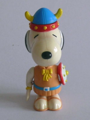 ของสะสมงานเก่าจากแมคโดนัลด์ สนูปปี้ซีรี่ย์ ใส่ชุดประจำชาติต่างๅ