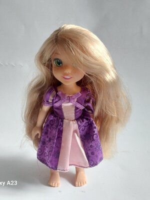 มีหลายภาพ ตุ๊กตาเจ้าหญิงราพันเซลเด็ก ของแท้ Disney ขนาด6"
