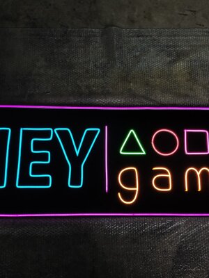 ไฟนีออน เฟค