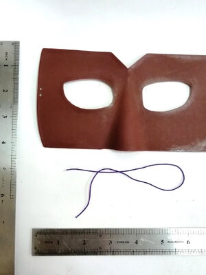 ของเล่นจากละครหน้ากาก ตะพดโลกันต์ แบบที่2 เป็นพลาสติกฉีดเข้ารูป เหมือนในละครหายากแล้ว