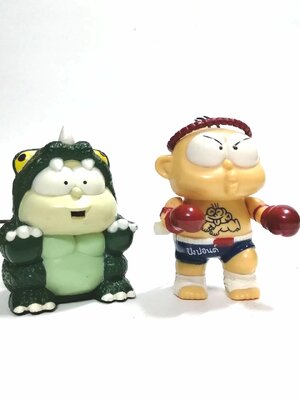 ตุ๊กตา ปังปอนด์ พรีเมี่ยมจาก 7-11 นักมวยปอนด์, ก๊อตจิปอนด์ **ลานช้าและเสื่อมตามอายุ มีตำหนิตามภาพ ทั้งชุด2 ตัวขนาดตามภาพ