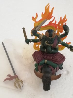 กาชาปอง เทพเจ้าญี่ปุ่น เทพแห่งไฟและสายฟ้า jizai okimono gundari myoo สูงราว 7 ซม. รายละเอียดสวยงาม อาวุธตรีศูลถอดได้ ท่านั่งบนหลังโค