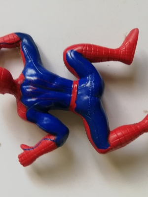 ของสะสมเก่า ตุ๊กตาสไปเดอร์แมนยางตัน ท่าคลาน เก่าเก็บตามสภาพ