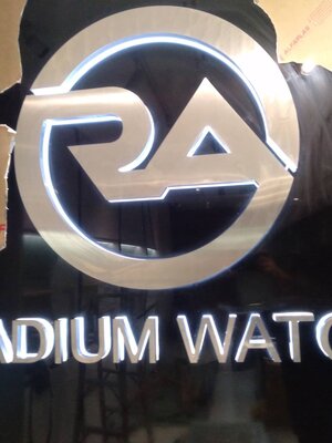 #อักษรสแตนเลสสีเงินแฮร์ไลน์อะคริลิครองหลัง #ป้ายไฟออกหลัง