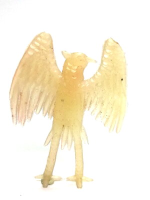 ตุ๊กตุ่น แอนท์ มนุษย์เหยี่ยว รุ่นแถมจากถุงถั่วรุ่นเก่า ราวปี 2518 สูงราว 2 นิ้ว สภาพดี สีชมพูอ่อนไม่หักไม่กาว