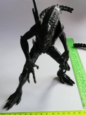 โมเดลประกอบFigma เอเลี่ยน Alien ขนาดตามภาพ **หางหักต้องติดกาวถาวรเมื่อประกอบเสร็จ