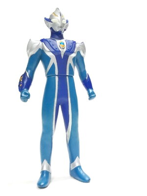 ซอฟ 4 นิ้ว อุลตร้าแมนฮิคาริ จากอุลตร้าแมน เมบิอุส มีรอยบ้าง ขนาดตามรูป