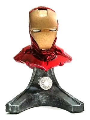 ฟิกเกอร์งานจีน bust ครึ่งตัว IRON MAN ขนาดเล็ก แต่มากด้วยคุณภาพ เป็นพลาสติกคันทำสีสำเร็จ