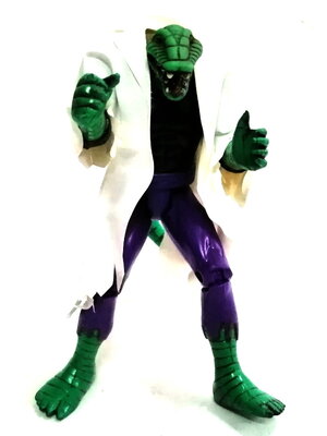 ฟิกเกอร์ AFC (แอคชั่นฟิกเกอร์) เดอะลิซาร์ด THE LIZARD (ดร. เคอร์ส คอนเนอร์)จาก SPIDER MAN ขนาดสูง 15 ซม. ขยับแขนได้ ชิ่นส่วนหางถอดได้ ชุดเสื้อผ้าพลาสติกบาง สีขาวอยู่ครบไม่ฉีกขาด งานเก่าปี 1999 สภาพสะสมเก่าเก็บ