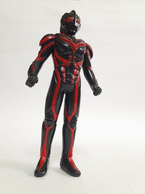 ซอฟ 5-5.5 นิ้ว ดาค์คซากิ จากอุลตร้าแมนเนกซัส ขนาดตามรูปมือสองสภาพดีมีรอยบ้าง มีปั๊ม