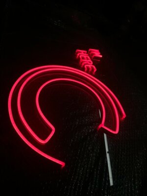ป้ายไฟนีออน