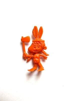 ตุ๊กตุ่น 1.5 " อินเดียนแดง สีส้มของแถมลูกอมเฮโล งานเก่าเก็บ สภาพดี