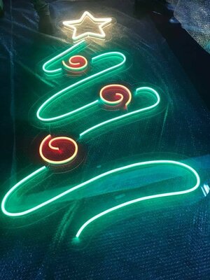 ป้ายไฟนีออนดัด - ต้นคริสมาส