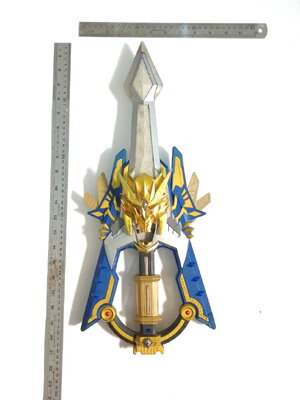 ดาบแปลงร่าง ของริวเคนโด ขนาดตามรูป ***ไม่มี ริวเคนคีย์ ไม่เช็คระบบ ฝาลังถ่านมีข้างเดียว มีรอยบ้าง ขายตามสภาพ พิจารณาก่อนซื้อ