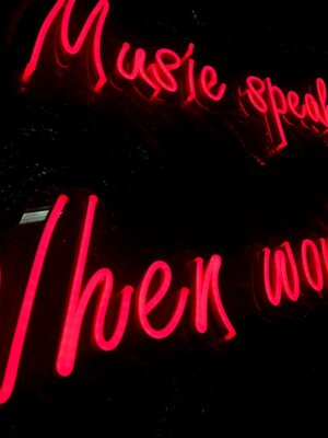 ป้ายไฟนีออน