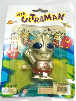 ของสะสมงานสะสมเก่าเก็บ แพคมีรอยยับและงอบ้างตามสภาพ, ตุ๊กตาไขลานอุลตร้าแมนมิลเลนเนียม Wind up doll,Ultraman Millenium , Thai copy right TIGA and CHIYO 2001 งานคนไทยลิขสิทธิ์บ.ไทก้า และไชโยฯ ปี2001 สิบแปดปีมาแล้ว ปัจจุบันหายากถึงยากมาก และอยู่ในแพคแบบนี้ แท