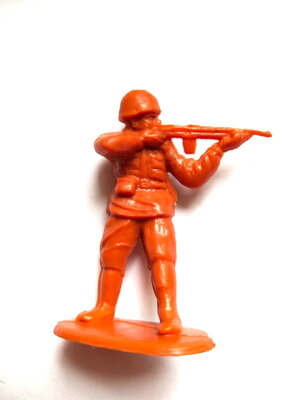 ตุ๊กตาทหาร สีส้ม ขนาด2นิ้ว มีฐานของเก่าเก็บสะสม