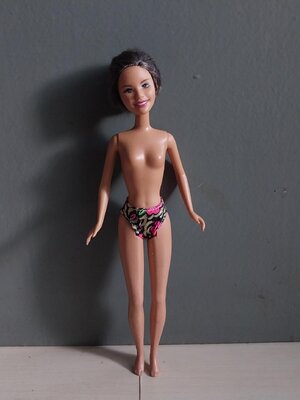 มีหลายภาพ , ตุ๊กตาบาร์บี้หน้าสวย Mattel 2001 ผมถูกตัดสั้น ของมีตามภาพ