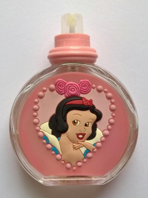 ของสะสม ขวดแก้วน้ำหอมเจ้าหญิง สโนว์ไวท์ ขนาด 50 มล. เป็นตัวเทสเตอร์ ของแท้ ขวดแก้ว /Sell Glass Bottle EDT, princess Snow White, 50 ml.,it's a tester, glass bottle genuine, average size-w8*h9 cm.