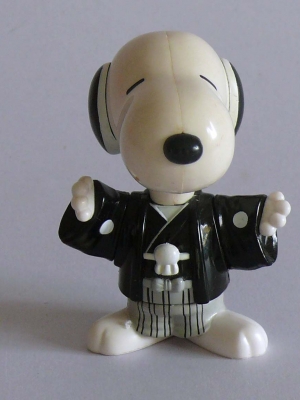 ของสะสมงานเก่าจากแมคโดนัลด์ สนูปปี้ซีรี่ย์ ใส่ชุดประจำชาติต่างๅ