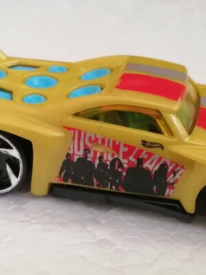 รถเหล็ก Die Cast, Bassline พิมพ์ลาย จัสติกลีก Justice League ของใหม่ ไม่มีแพ็ค สีเหลือง **อาจมีตำหนิเล็กน้อย โปรดตรวจสอบทุกภาพ