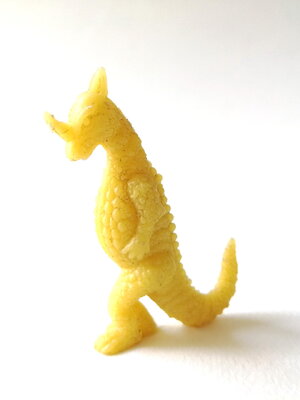 ตุ๊กตุ่นแอ๊นท์ถุงถั่ว สัตว์ประหลาด ขนาด 2.5 นิ้ว สีเหลือง มีนอที่จมูก งานเก่าหายาก สภาพดี