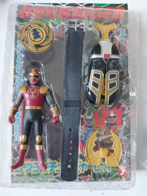 เพคเกจเก่า มีรอยชำรุดตามภาพ,เซต เฮอรริเคนเจอร ์ มินิซอรฟ 1ตัว นาฬิกาแปลงร่าง1อัน , โกไรเจอร์ Gouraiger