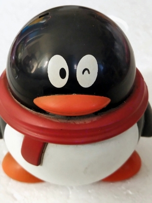 ของสะสมน่ารัก วิทยุขนาดเล็ก รูปนกเพนกวิน ผูกผ้าพันคอ วิทยุใช้ไม่ได้แล้ว