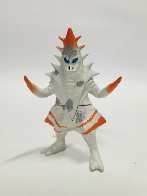 มีหลายภาพ,กาชาปอง สัตว์ประหลาด ซาซาฮิเลอร์ จากอุลตร้าแมนแจ๊ค ยางตัน ขนาดตามรูป มือสองสภาพดีมีรอยบ้าง