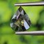 พลอย เขียวส่อง Green Sapphire 1.83 กะรัต (Cts.) ดิบ (Unheated) พลอยแท้ อัญมณีมงคลประจําวันเกิด เครื่องประดับพลอย