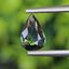พลอย เขียวส่อง Green Sapphire 0.84 กะรัต (Cts.) ดิบ (Unheated) พลอยแท้ อัญมณีมงคลประจําวันเกิด เครื่องประดับพลอย