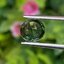 พลอย เขียวส่อง Green Sapphire 1.48 กะรัต (Cts.) ดิบ (Unheated) สี Vivid Green พร้อมใบเซอร์ (With Certificate) พลอยแท้ อัญมณีมงคลประจําวันเกิด เครื่องประดับพลอย