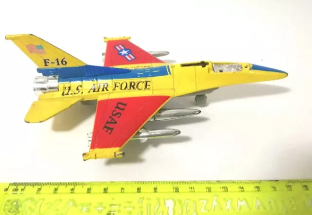 มีหลายภาพ,ของเล่นเก่า Diecast เครื่องบิน งานเหล็กผสมชิ้ส่วนพลาสติก F16 ขนาดประมาณ 16 ซม. **ไม่มีกระจกหน้า มือ2
